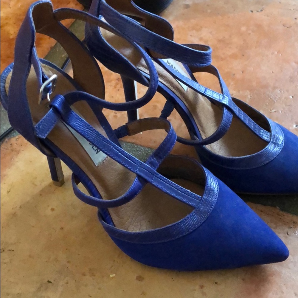 Steve Madden adorable accent heals